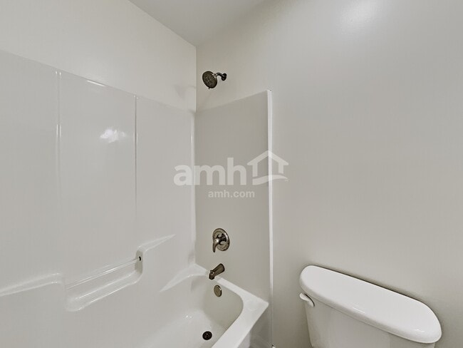 Building Photo - 2425 Coneflower Dr
