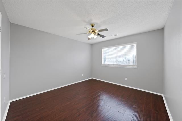 Building Photo - 745 Woodridge Dr