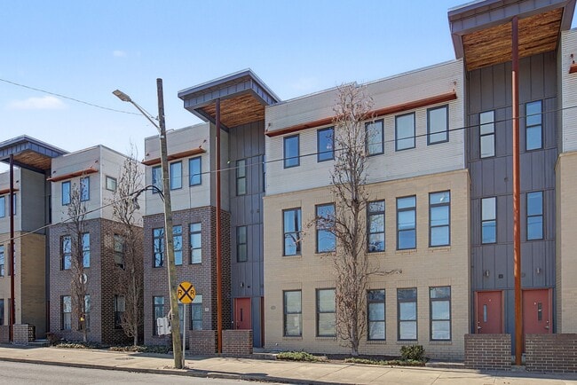 Building Photo - 1225 4th Ave S