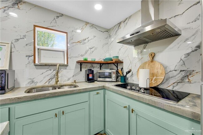 Building Photo - 19 Bell E Ave