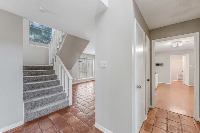 Building Photo - 13318 Queensride Ln