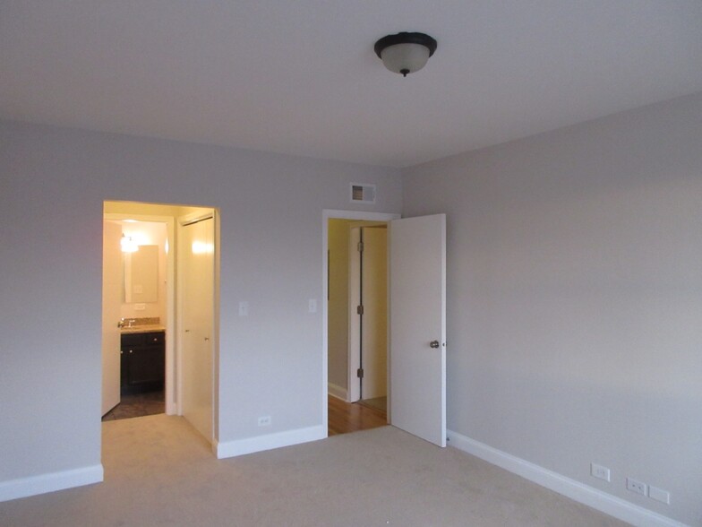 Building Photo - 1453 W Taylor St