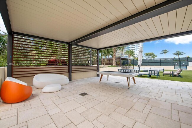 Building Photo - 400 South Pointe Dr