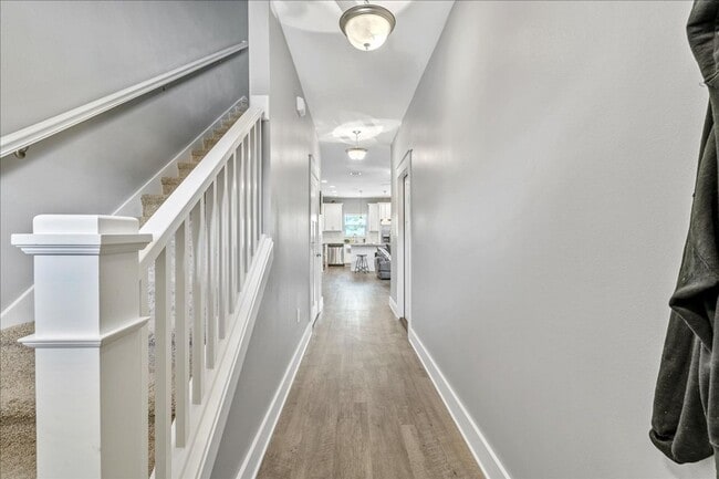 Building Photo - Stunning Tuscany Village Townhouse!