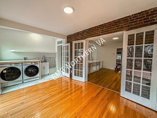 Building Photo - 4412 Volta Pl NW