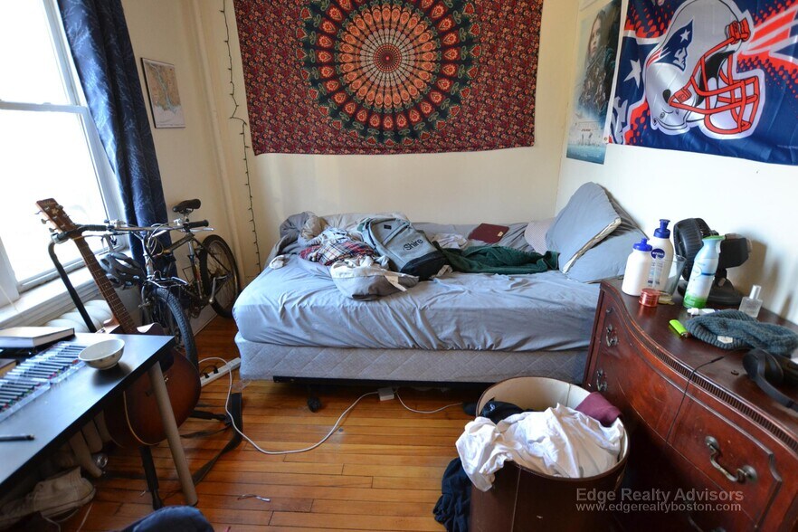 Building Photo - 115 Freeman St