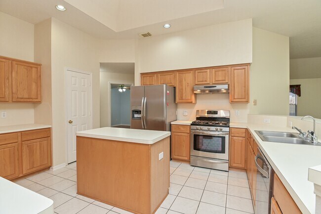 Building Photo - 12227 Meadowglen Dr