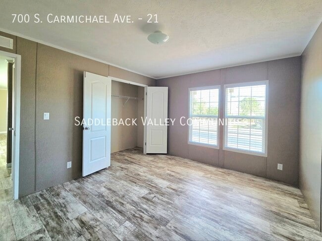 Building Photo - 700 S Carmichael Ave