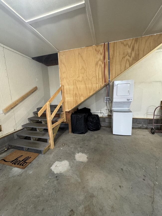 Building Photo - "Charming Furnished Studio Apartment Retreat in Valley Head – Cozy 300 Sq Ft!"