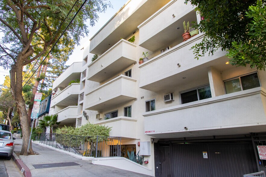 Building Photo - 960 Larrabee St