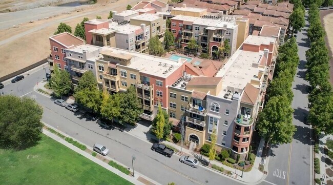 Building Photo - 2988 Grassina St