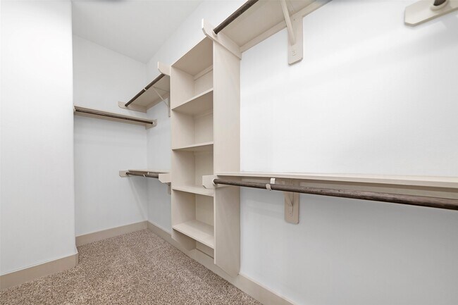 Building Photo - 837 W Little York Rd