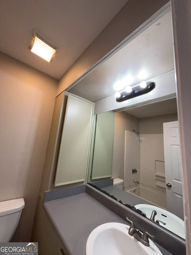 Building Photo - 6349 Holcomb Way