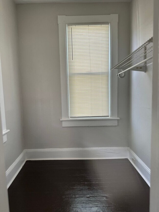 Building Photo - 120 Hough Ave