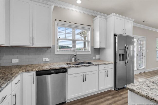 Building Photo - 5344 Debut Ave