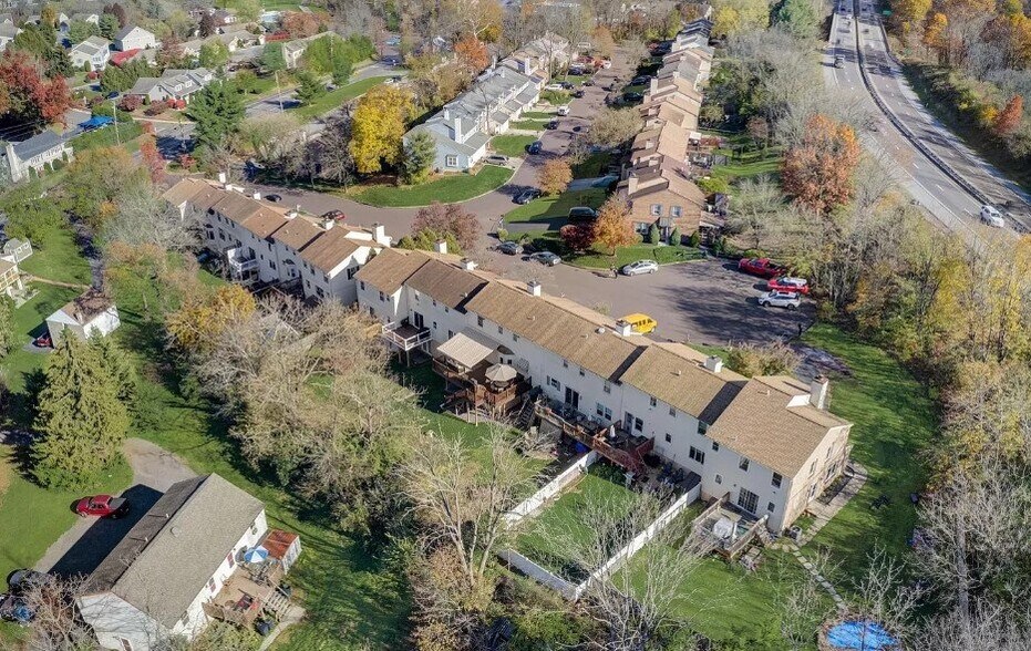 Building Photo - 48 Shelly Ln