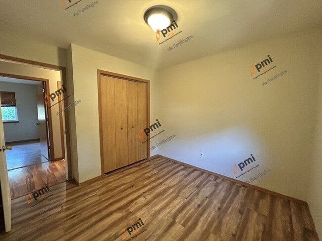 Building Photo - 5531 Mulberry Ave