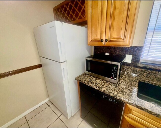 Building Photo - 1605 Shady Ridge Ct