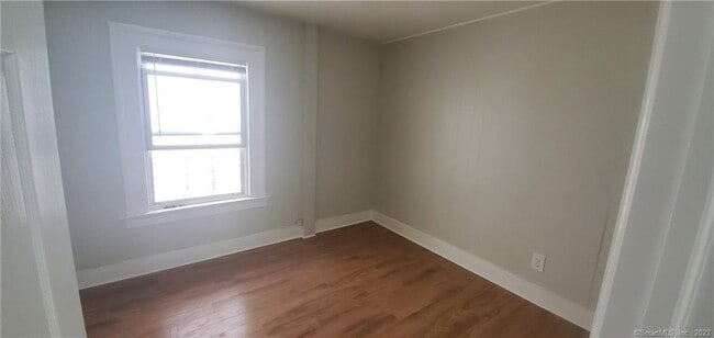 Building Photo - 641 Ferry St