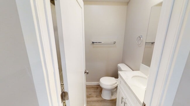 Building Photo - 4BD/2BA on Montezuma!