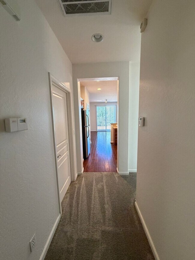 Building Photo - 55+ Del Webb home in Somersett