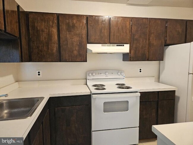 Building Photo - 9814 Brookridge Ct