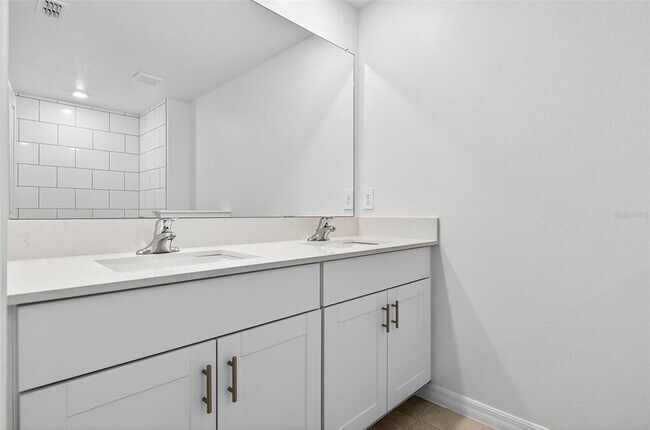 Building Photo - 11075 65th Ter E