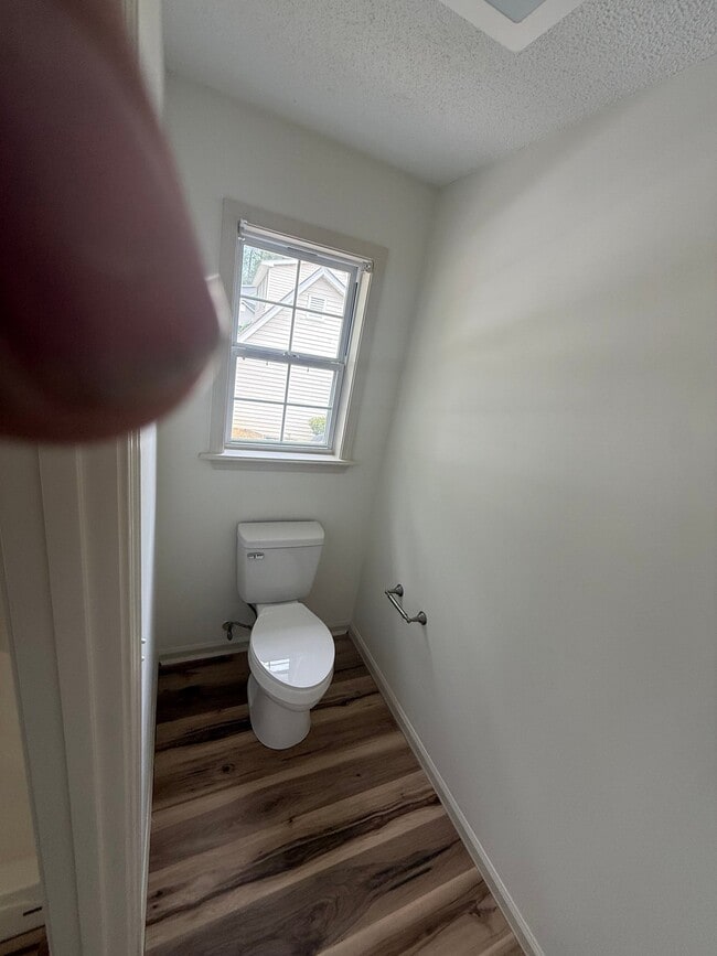 Building Photo - 103 Pinebark Ln