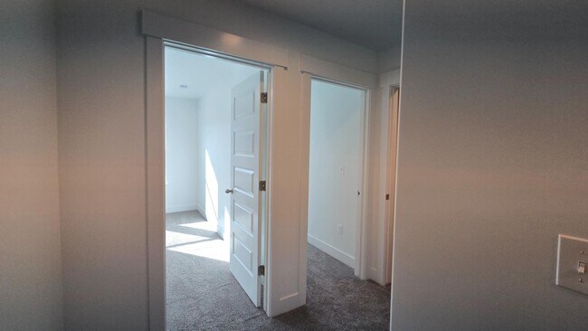 Building Photo - 668 Boseman Dr