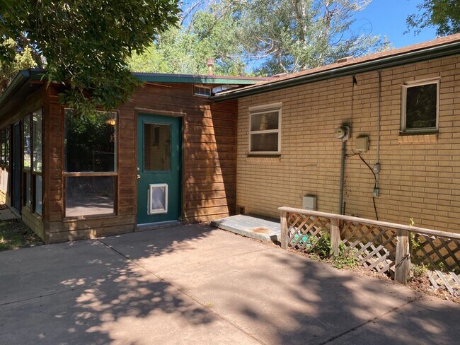 Building Photo - 3 Bed 1 Bath w/ 1 car garage West-Side Fort Collins Ranch