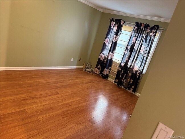 Building Photo - 40 New Holland Village