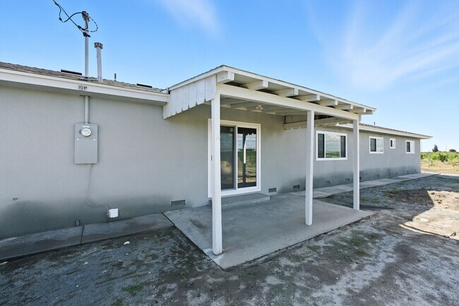 Building Photo - 8416 E American Ave