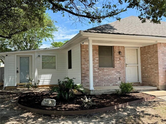 Building Photo - 8112 Willet Trail