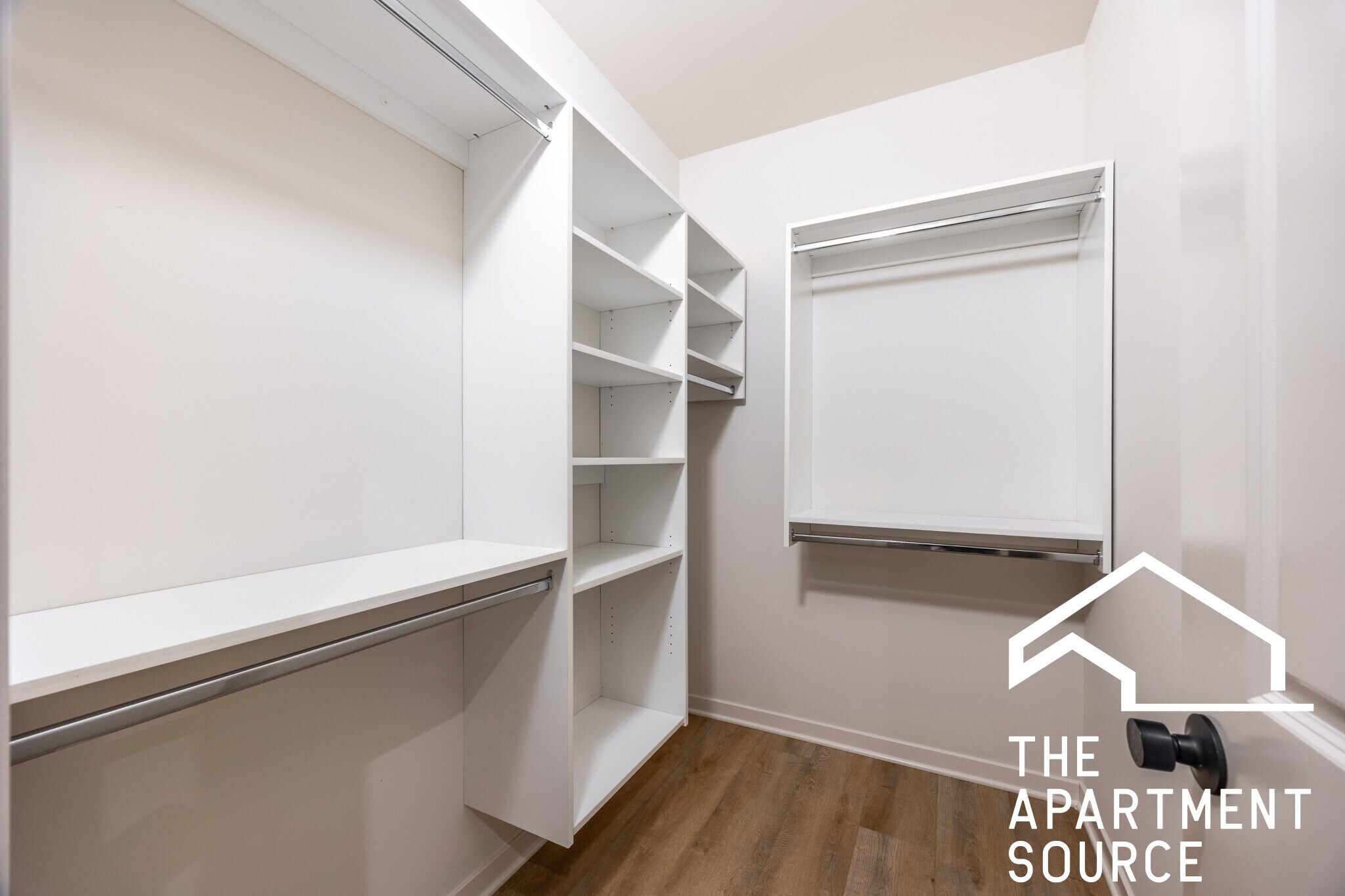 Building Photo - 3207 N Narragansett Ave