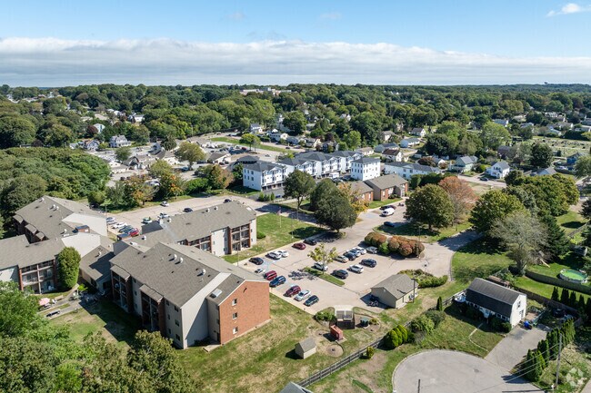 Aerial Context 2 - Merchants Village Apartments