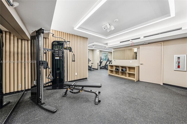 Building Photo - 10281 W Bay Harbor Dr