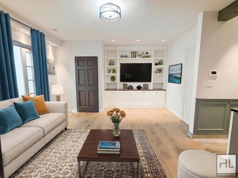 Primary Photo - 62 STREET