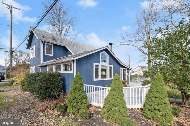 Building Photo - 4706 Frederick Ave