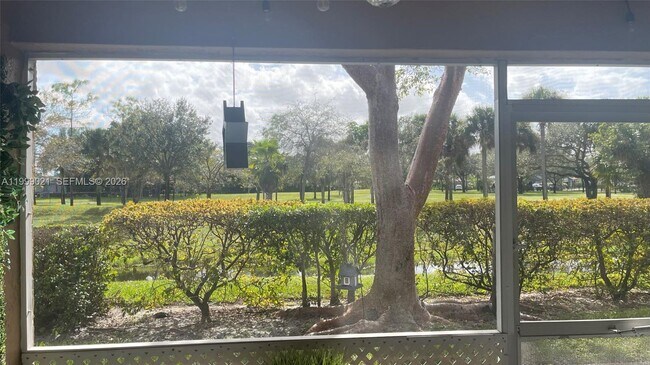 Building Photo - 10138 Royal Palm Blvd