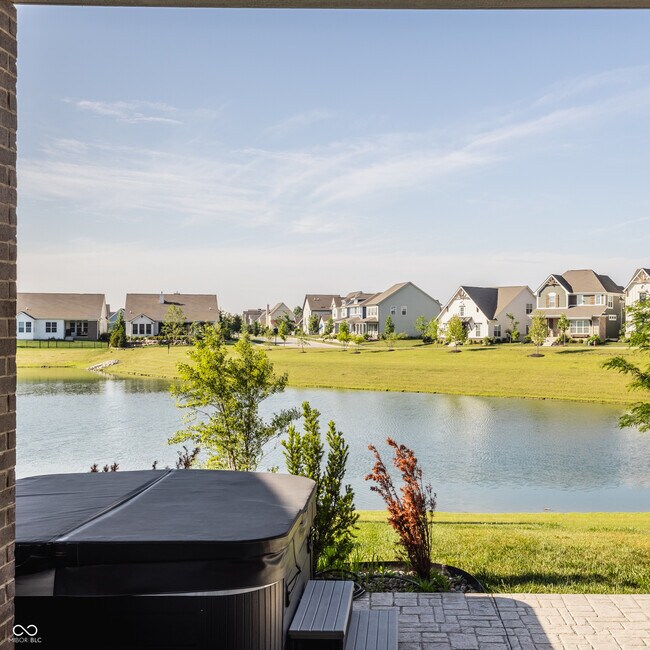 Building Photo - 15600 Woodford Dr