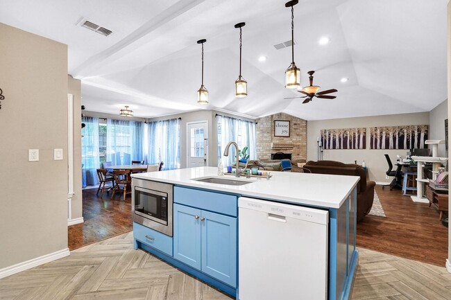 Building Photo - ***APPLICATION CURRENTLY UNDER REVIEW***Co...