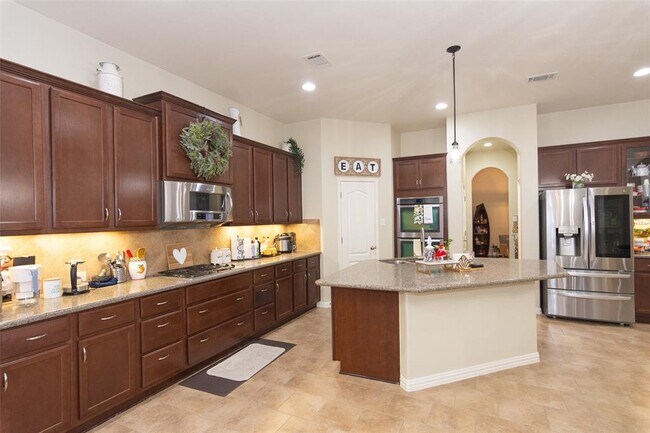 Building Photo - 204 Battleship Dr