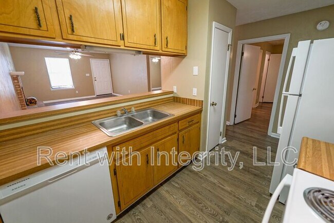 Building Photo - 2380 Hartsfield Way