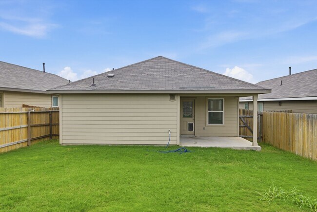 Building Photo - New 3-bed 2-bath home available in Cobalt Canyon Community! Move in NOW!