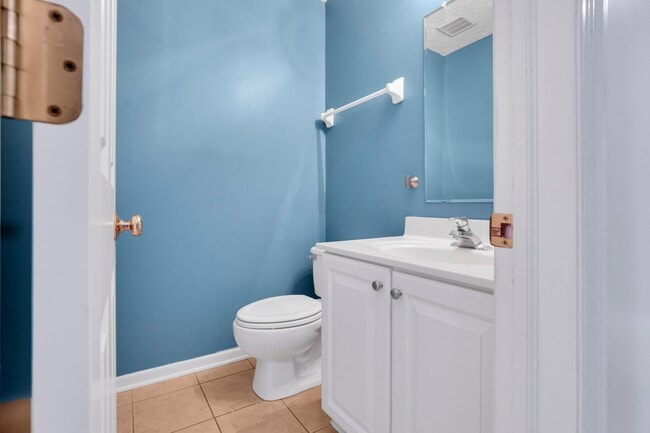 Building Photo - 3796 Village Club Dr