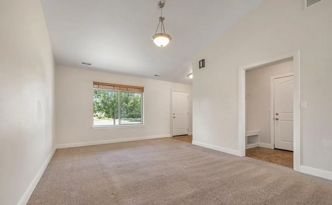 Building Photo - *$200 OFF FIRST MONTH RENT! | BEAUTIFUL 3 bed, 2 bath home in the desirable Summerfield Subdivision