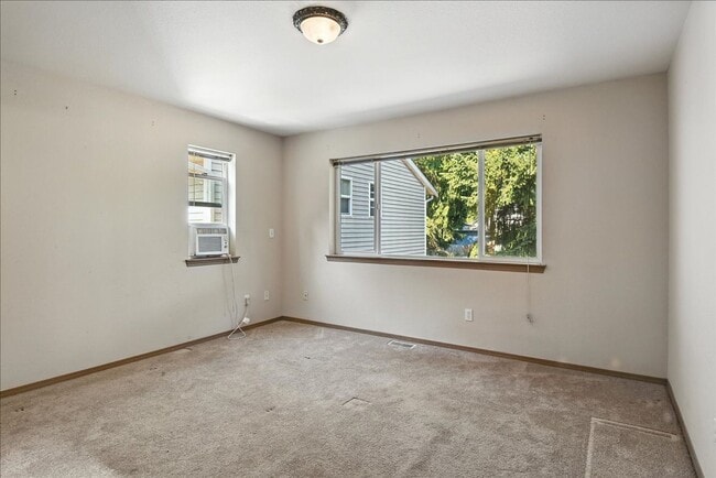 Building Photo - 3bd/2.5ba Everett Duplex