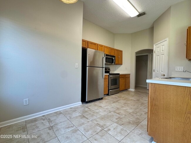Building Photo - 6835 Otters Den Ct N