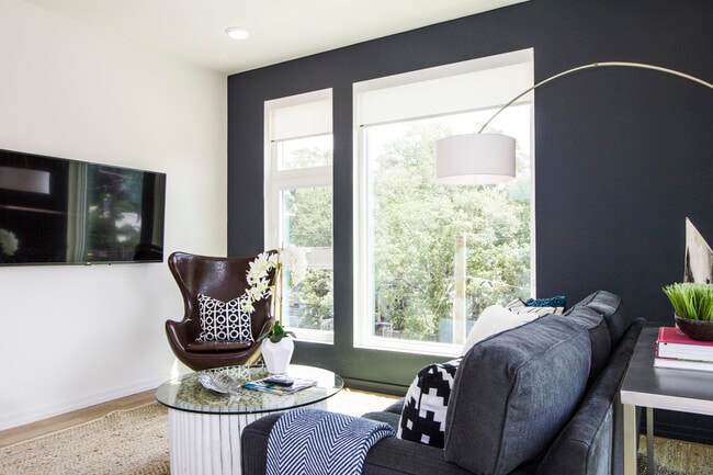 Livingroom Staging - The Pearl & The Jewel