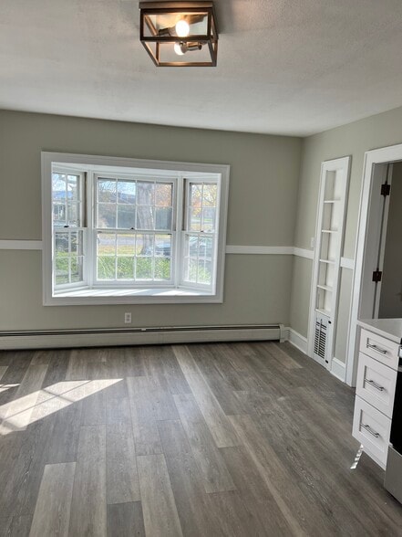 Building Photo - 2 East St